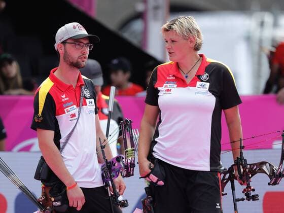 Bogenschießen, WM in Mexiko German duo formed by Kristina Heigenhauser and Marcel Trachsel competes before South Korea for the gold medal during the mixed composite bow competition of the 2017 World Archery Championships, in Mexico City, Mexico, 21 October 2017. 2017 World Archery Championships in Mexico City !ACHTUNG: NUR REDAKTIONELLE NUTZUNG!  Copyright: xJosexMendezx MEX01 20171022-636442405149533716