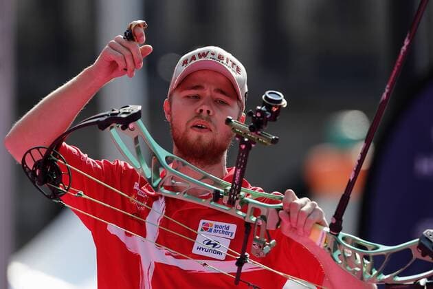 Bogenschießen, WM in Mexiko Danish Stephan Hansen competes before French Sebastien Peineau for the gold medal during the men s composite bow competition of the 2017 World Archery Championships, in Mexico City, Mexico, 21 October 2017. 2017 World Archery Championships in Mexico City !ACHTUNG: NUR REDAKTIONELLE NUTZUNG!  Copyright: xJosexMendezx MEX01 20171022-636442406793149716