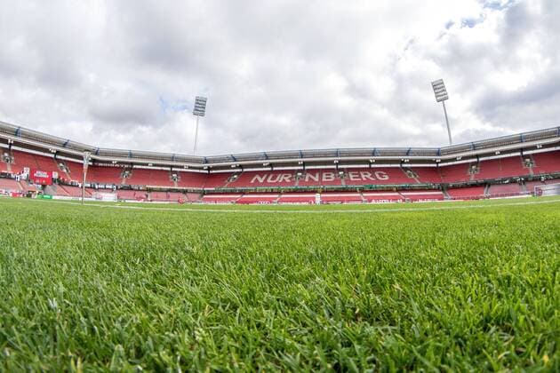 Fisheye Weitwinkel-Motiv vom Max-Morlock-Stadion 90 Minuten vor Anpfiff. 1. FC Nürnberg vs. SG Dynamo Dresden, 11. Spieltag, 2. Bundesli