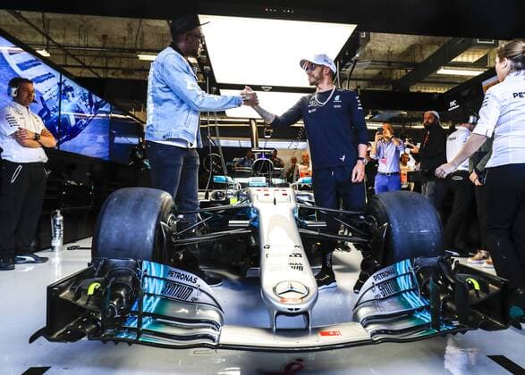 Motorsports: FIA Formula One World Championship WM Weltmeisterschaft 2017, Grand Prix of United States, Usain Bolt and 44 Lewis Hamilton (GBR, Mercedes AMG Petronas F1 Team) Austin United States of America