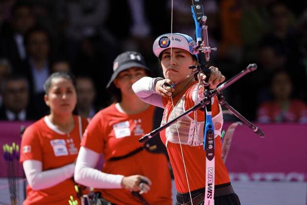 Bogenschießen, WM in Mexiko Mexico s team members Aida Roman, Alejandra Valencia and Mariana Avitia compete for the gold medal against South Korea during the World Archery Championships 2017 women s recurve bow outdoor event in Mexico City, Mexico, 22 October 2017. World Archery Champioships 2017 in Mexico City !ACHTUNG: NUR REDAKTIONELLE NUTZUNG!  Copyright: xJoséxMéndezx CMX009 20171022-636443039843991268