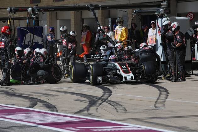 22.10.2017 - Race, Pit lane, Romain Grosjean (FRA) Haas F1 Team VF-17 United States Grand Prix, Austin 19 - 22 October 2017 22.10.2017 - Race, Pit lane, Romain Grosjean (FRA) Haas F1 Team VF-17 