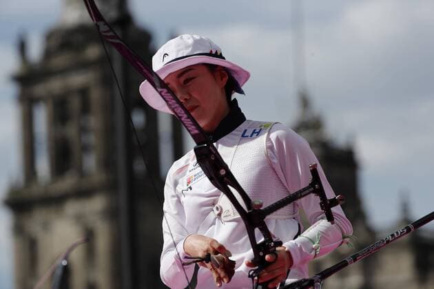 Bogenschießen, WM in Mexiko South Korean Chang Hye Jin competes for the gold medal against Russian Ksenia Perova during the World Archery Championships 2017 individual women s recurve bow outdoor event in Mexico City, Mexico, 22 October 2017. World Archery Champioships 2017 in Mexico City !ACHTUNG: NUR REDAKTIONELLE NUTZUNG!  Copyright: xJoséxMéndezx CMX045 20171023-636443193293817414