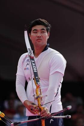 Bogenschießen, WM in Mexiko South Korea s Im Dong Hyun competes for the gold medal against China Taipei s Wei Chun-Heng during the World Archery Championships 2017 individual men s recurve bow outdoor event in Mexico City, Mexico, 22 October 2017. World Archery Champioships 2017 in Mexico City !ACHTUNG: NUR REDAKTIONELLE NUTZUNG!  Copyright: xJoséxMéndezx CMX054 20171023-636443207312785154