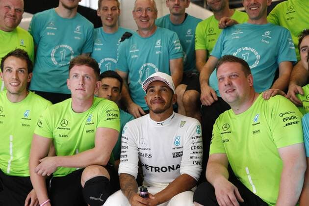 Motorsports: FIA Formula One World Championship WM Weltmeisterschaft 2017, Grand Prix of United States, Mercedes AMG Petronas F1 Team celebrates the win of Constructors Championship 2017, 44 Lewis Hamilton (GBR, Mercedes AMG Petronas F1 Team), Austin United States of America