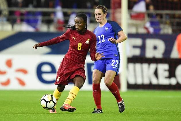 Bilder des Tages - SPORT Lea Le Garrec France vs Juliet Acheampong Ghana FOOTBALL France vs Ghana feminine amical Reims 23 10 2017 JBAutissier Panoramic 