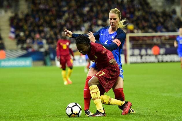 Amandine Henry France vs Portia Boakye Ghana FOOTBALL France vs Ghana feminine amical Reims 23 10 2017 JBAutissier Panoramic 