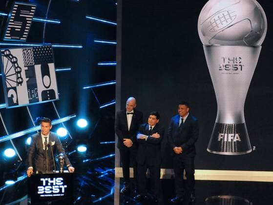 (171024) -- LONDON, Oct. 24, 2017 -- Real Madrid s Cristiano Ronaldo (1st L) wins The Best FIFA Men s Player Award during the Best FIFA Football Awards 2017 in London, Britain, Oct. 23, 2017. ) (SP)BRITAIN-LONDON-THE BEST FIFA FOOTBALL AWARDS 2017 WangxZijiang 