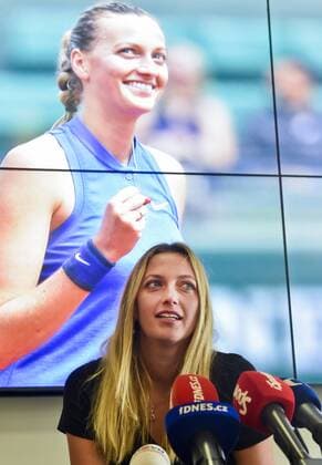 Bilder des Tages - SPORT Czech tennis player Petra Kvitova speaks to journalists during the press conference PK Pressekonferenz after the season, in Prague, Czech Republic, on October 24, 2017. (CTKxPhoto VitxSimanek) CTKPhotoP201710240610901  VIS 004