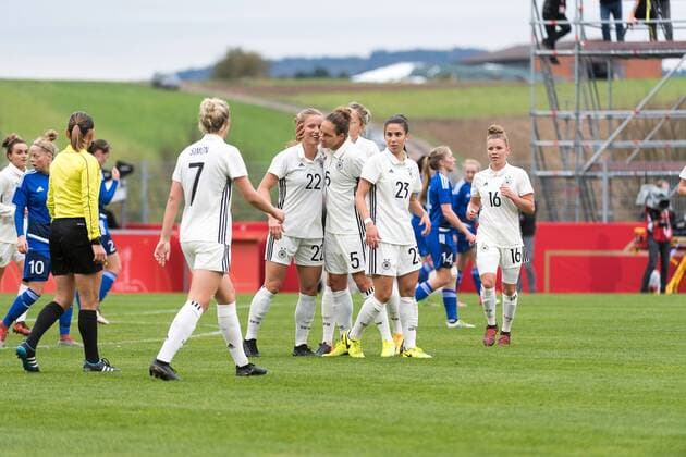 Tor zum 2:0 druch Kemme (DFB 22), Deutschland gegen Faeroer, Fussball, Damen, WM Qualifikation, Grossaspach, 24.10.2017, Grossaspach Copyright: xWalther xEibner-Pressefotox EP_swr