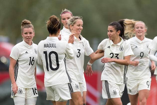 Tor zum 5:0, Hendrich (DFB 03), Deutschland gegen Faeroer, Fussball, Damen, WM Qualifikation, Grossaspach, 24.10.2017, Grossaspach Copyright: xWalther Eibner-Pressefotox EP_SWR