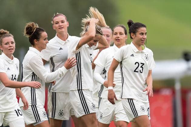 Tor zum 5:0, Hendrich (DFB 03), Deutschland gegen Faeroer, Fussball, Damen, WM Qualifikation, Grossaspach, 24.10.2017, Grossaspach Copyright: xWalther Eibner-Pressefotox EP_SWR
