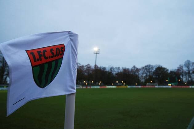 24.10.2017, xkvx, Fussball DFB Pokal, 1.FC Schweinfurt 05 - Eintracht Frankfurt, emspor, v.l. Stadionansicht Anischt Stadion Arena Flutlicht Rasen Schweinfurt