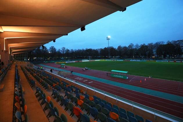 24.10.2017, xkvx, Fussball DFB Pokal, 1.FC Schweinfurt 05 - Eintracht Frankfurt, emspor, v.l. Stadionansicht Anischt Stadion Arena Flutlicht Rasen Schweinfurt