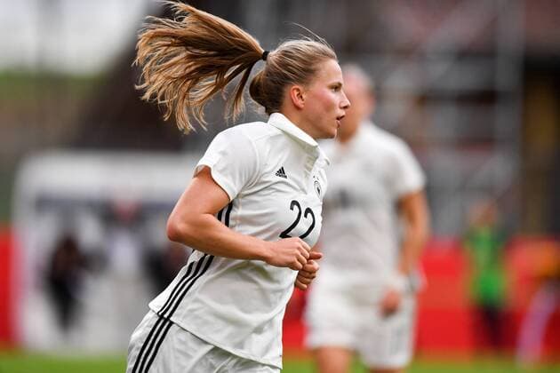 Tabea Kemme (Deutschland , Germany , DFB ) (22) dreht jubelnd ab, Fussball, WM 2019 - Qualifikation Deutschland - Färöer,