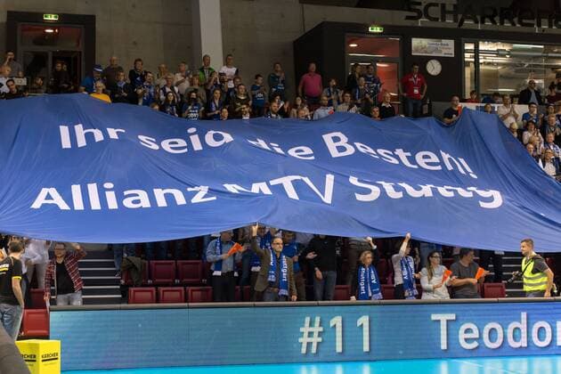 Fans, Publikum, Zuschauer, Stimmung Allianz MTV Stuttgart, Volleyball, 1. Bundesliga Frauen, Allianz MTV Stuttgart - Schwarz-Weiß Erfurt,