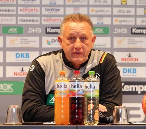 Leipzig, 27.10.2017, Lindner Hotel, Handball Damen, Pressekonferenz im Vorfeld der Handball Weltmeisterschaft der Frauen 2017 , Im Bild: Bundestrainer Michael Biegler (Deutschland) ,