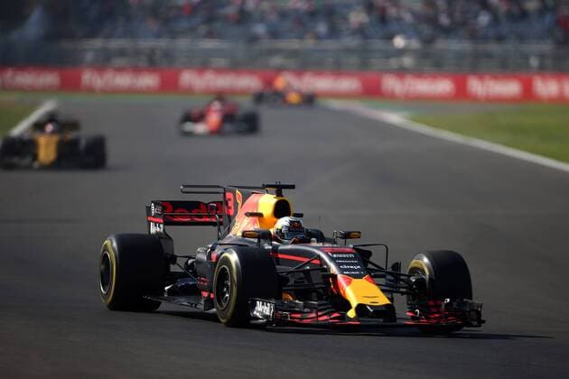 27.10.2017 - Free Practice 1, Daniel Ricciardo (AUS) Red Bull Racing RB13 Mexican Grand Prix, Mexico City 26 - 29 October 2017 27.10.2017 - Free Practice 1, Daniel Ricciardo (AUS) Red Bull Racing RB13 