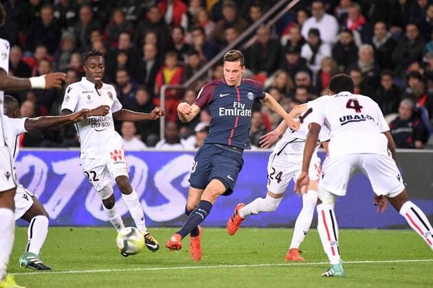 23 JULIAN DRAXLER psg 22 Arnaud LUSAMBA nice FOOTBALL Paris SG vs Nice Ligue 1 Conforama 27 10 2017 AnthonyBIBARD FEP Panoramic 