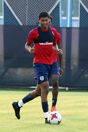 India: England football team practices England Rhain Brewster practices ahead of the FIFA U 17 World Cup India 2017 Final match in Kolkata. Players of the England football team during a practice session ahead of FIFA U 17 World Cup India 2017 Final match against Spain on October 27, 2017 in Kolkata. Kolkata West Bengal India Kolkata  SaikatxPaulx xPacificxPress
