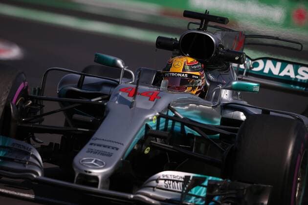 27.10.2017 - Free Practice 2, Lewis Hamilton (GBR) Mercedes AMG F1 W08 Mexican Grand Prix, Mexico City 26 - 29 October 2017 27.10.2017 - Free Practice 2, Lewis Hamilton (GBR) Mercedes AMG F1 W08 