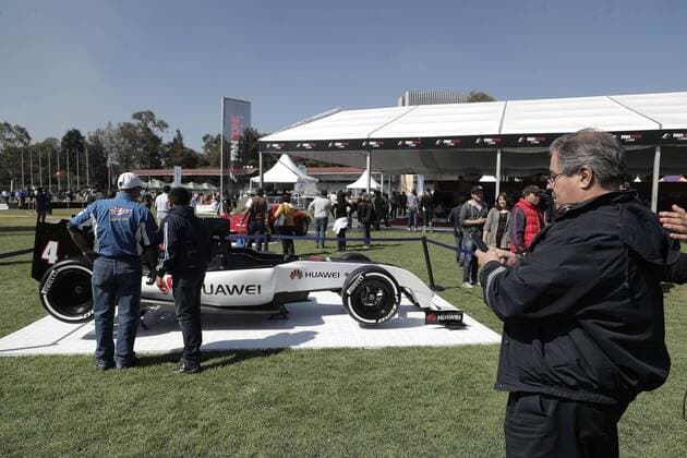 October 27 2017 EUM20171027DEP26 JPG CIUDAD DE MEXICO MotoringAutomovilismo Formula 1 Aspectos de la inauguracion del F1 Fanzone CDMX 27 de octubre de 2017 Campo Marte en el marco de la celebracion del Gran Premio de Mexico Foto Agencia EL UNIVERSALAlejandro AcostaJMA Latin News October 27 2017  - ZUMAu78_ 20171027_zaf_u78_084 Copyright: xElxUniversalx