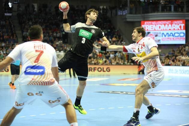 28.10.2017, xcsx, Handball Laenderspiel Herren, Deutschland - Spanien, emspor, v.l. Uwe Gensheimer (Deutschland) beim Wurf Magdeburg