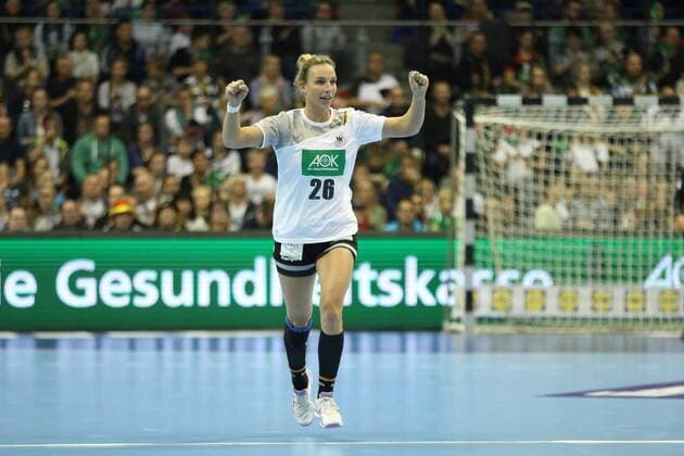 28.10.2017, xcsx, Handball Laenderspiel Damen, Deutschland - Niederlande, emspor, v.l. Angie Geschke (Deutschland) jubelt nach Torerfolg Magdeburg