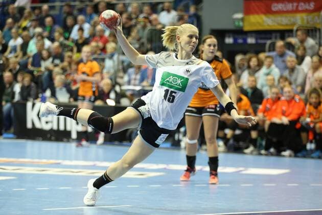 28.10.2017, xcsx, Handball Laenderspiel Damen, Deutschland - Niederlande, emspor, v.l. Kim Naidzinavicius (Deutschland) beim Wurf Magdeburg