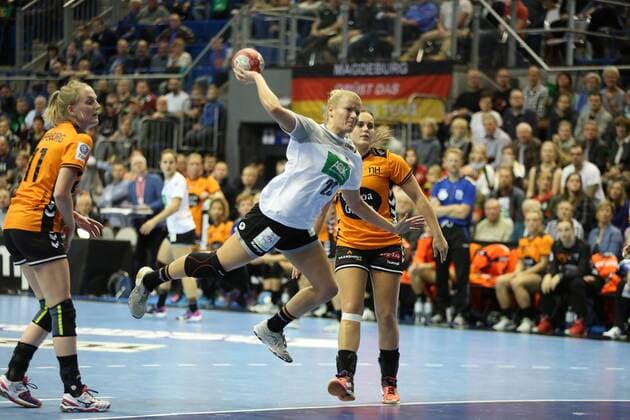 28.10.2017, xcsx, Handball Laenderspiel Damen, Deutschland - Niederlande, emspor, v.l. Anjte Lauenroth (Deutschland) beim Wurf Magdeburg