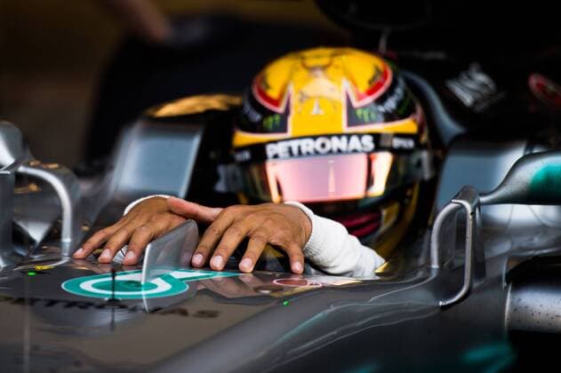 28.10.2017 - Free Practice 3, Lewis Hamilton (GBR) Mercedes AMG F1 W08 Mexican Grand Prix, Mexico City 26 - 29 October 2017 28.10.2017 - Free Practice 3, Lewis Hamilton (GBR) Mercedes AMG F1 W08 