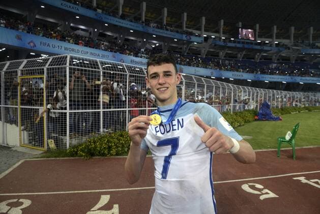 India: England players celebrate their win England Philip Foden celebrates their wining of the FIFA U 17 World Cup India 2017 in Kolkata. England wins FIFA U 17 World Cup India 2017 on October 28, 2017 in Kolkata. Kolkata West Bengal India Kolkata  SaikatxPaulx xPacificxPress
