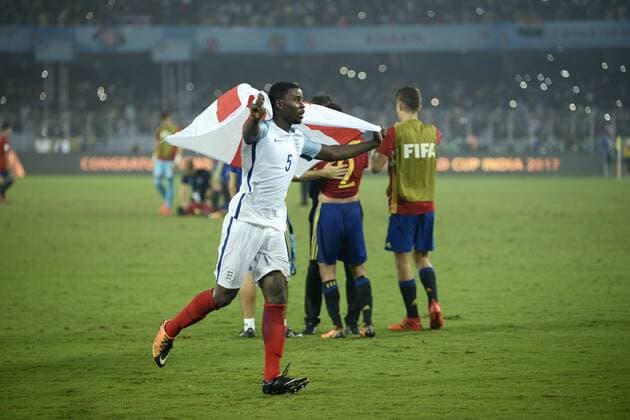 Fußball, U17 WM, England ist Weltmeister India: England wins FIFA U17 U 17 World Cup England Marc Guehi celebrates England wining of FIFA U 17 World Cup India 2017 Final math in Kolkata. Player of England and Spain in action during the FIFA U 17 World Cup India 2017 Final match on October 28, 2017 in Kolkata. England wins FIFA U 17 World Cup 5- 2 goals against Spain. Kolkata West Bengal India Kolkata  SaikatxPaulx xPacificxPress