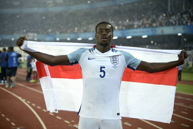 Fußball, U17 WM, England ist Weltmeister India: England wins FIFA U17 U 17 World Cup England Marc Guehi celebrates England wining of FIFA U 17 World Cup India 2017 Final math in Kolkata. Player of England and Spain in action during the FIFA U 17 World Cup India 2017 Final match on October 28, 2017 in Kolkata. England wins FIFA U 17 World Cup 5 - 2 goals against Spain. Kolkata West Bengal India Kolkata  SaikatxPaulx xPacificxPress