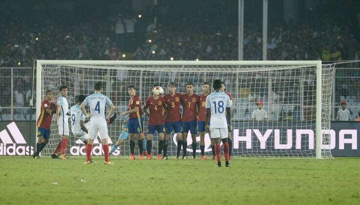 India: England wins FIFA U17 U 17 World Cup Player of England and Spain in action during the FIFA U 17 World Cup India 2017 Final match on October 28, 2017 in Kolkata. England wins FIFA U 17 World Cup 5 - 2 goals against Spain. Kolkata West Bengal India Kolkata  SaikatxPaulx xPacificxPress
