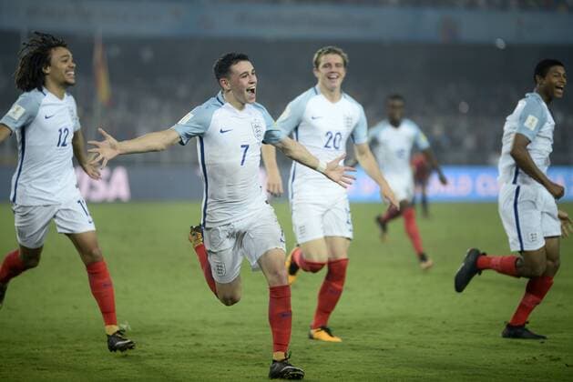 India: England wins FIFA U17 U 17 World Cup England players celebrates Spain goal the FIFA U 17 World Cup India 2017 Final match in Kolkata.Player of England and Spain in action during the FIFA U 17 World Cup India 2017 Final match on October 28, 2017 in Kolkata. England wins FIFA U 17 World Cup 5 - 2 goals against Spain. Kolkata West Bengal India Kolkata  SaikatxPaulx xPacificxPress