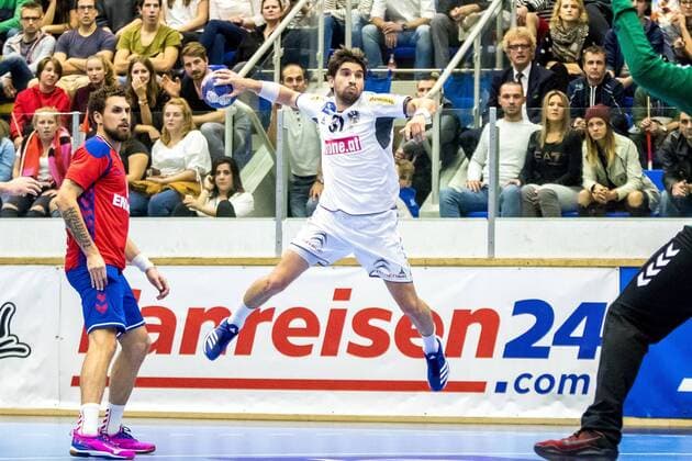 28.10.2017, BSZF Suedstadt, Maria Enzersdorf, AUT, Handball Testspiel, Oesterreich vs Serbien, im Bild Tobias Schopf (AUT) during a men s International Friendly Länderspiel handball match between Austria and Serbia at the BSZF Suedstadt, Maria Enzersdorf, Austria on 2017 10 28, Maria Enzersdorf