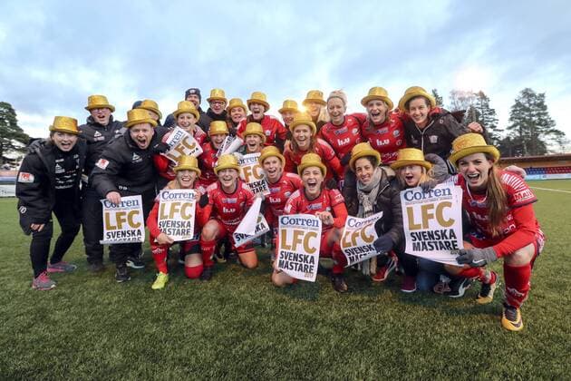 Fußball, Damen, Linköping feiert den Gewinn der schwedischen Meisterschaft 171029 Linköpings lag jublar efter fotbollsmatchen i damallsvenskan mellan Kvarnsveden och Linköping den 29 oktober 2017 i Borlänge.  Copyright: DANIELxERIKSSON BB171029DR023