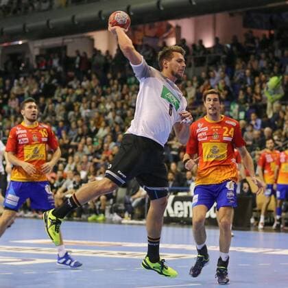 Deutschland, Berlin , Max Schmeling Halle , Handball , Nationalmannschaft der Männer , Saison 2017 2018 , Deutschland ( GER ) - Spanien ( ESP ) , Yves Kunkel ( GER ) Viran Morros de Argila ( ESP )