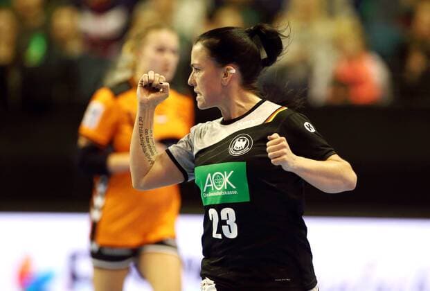 Svenja Huber Freude Emotion jubelnd Jubel nach Tor Handball DHB Nationalmannschaft Damen Länderspiel Saison 2017 2018 29.10.2017 GER BRDeutschland vs. Niederlande NED