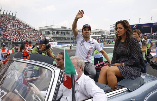 Formel 1, GP Mexiko, vor dem Start Motorsports: FIA Formula One World Championship WM Weltmeisterschaft 2017, Grand Prix of Mexico, 11 Sergio Perez (MEX, Sahara Force India F1 Team), Mexico-City Mexico