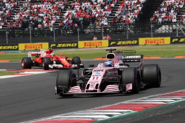 Formel 1, GP Mexiko 29.10.2017 - Race, Sergio Perez (MEX) Sahara Force India F1 VJM010 leads Kimi Raikkonen (FIN) Scuderia Ferrari SF70H Mexican Grand Prix, Mexico City 26 - 29 October 2017 29.10.2017 - Race, Sergio Perez (MEX) Sahara Force India F1 VJM010 leads Kimi Raikkonen (FIN) Scuderia Ferrari SF70H 