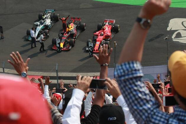 Motorsports: FIA Formula One World Championship WM Weltmeisterschaft 2017, Grand Prix of Mexico, 77 Valtteri Bottas (FIN, Mercedes AMG Petronas F1 Team), 33 Max Verstappen (NLD, Red Bull Racing), 7 Kimi Raikkonen (FIN, Scuderia Ferrari), Mexico-City Mexico