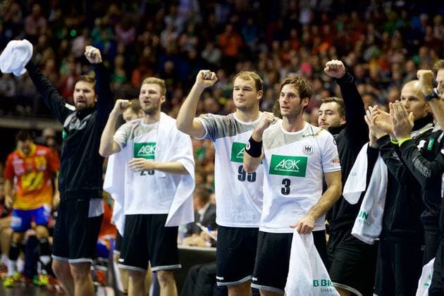 Handball Berlin 29.10.2017 Länderspiel Nationalmannschaft DHB Deutschland (GER) - Spanien (ESP) Jubel GER Fabian Wiede (Deutschland, No.10) Philipp Weber (Deutschland, No.20) Paul Drux (Deutschland, No.95) Uwe Gensheimer (Deutschland, No.03) Jannik Kohlbacher (Deutschland, No.48) Tim Hornke (Deutschland, No.29) vlnr.
