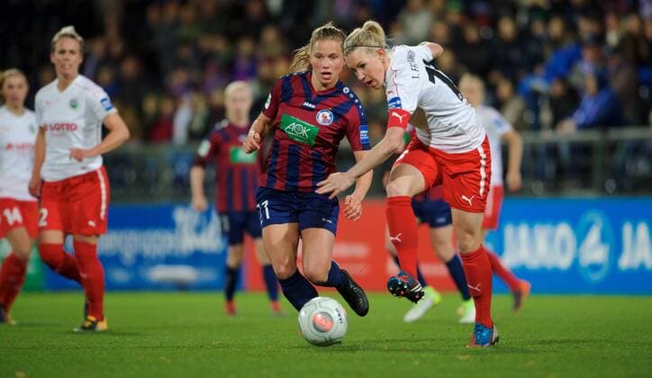 Fussball Frauen 1.Bundesliga 30.10.2017 6. Spieltag Potsdam Karl Liebknecht Stadion 1 FFC Turbine Potsdam geg 1 FFC Frankfurt 1 : 1 Tabea KEMME 21 Turbine geg Marith PRIESSEN 13 FFC Foto camera 4 Eberhard Thonfeld