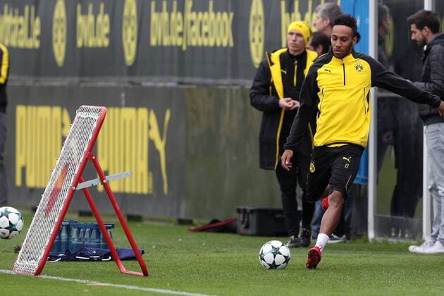 Fußball Champions League Saison 2017 2018 Training von Borussia Dortmund am 31 10 2017 in Dortmund Nordrhein Westfalen Pierre Emerick AUBAMEYANG Borussia Dortmund Kirchner TimxRehbein