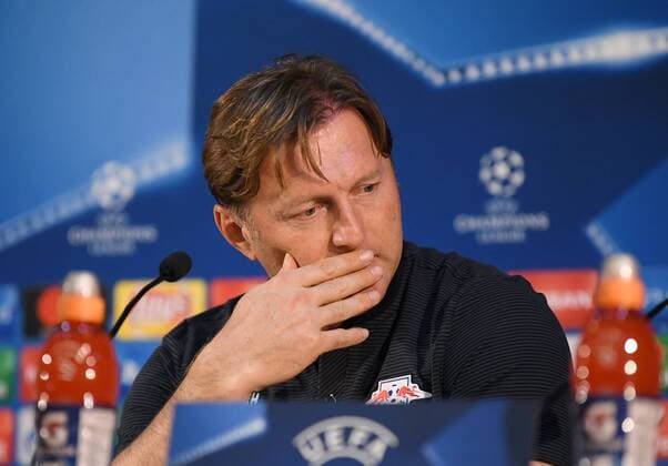 FUSSBALL CHAMPIONS LEAGUE SAISON 2017 2018 GRUPPENPHASE FC Porto - RB Leipzig 31.10.2017 Pressekonferenz: Trainer Ralph Hasenhuettl (RB Leipzig) nachdenklich Porto