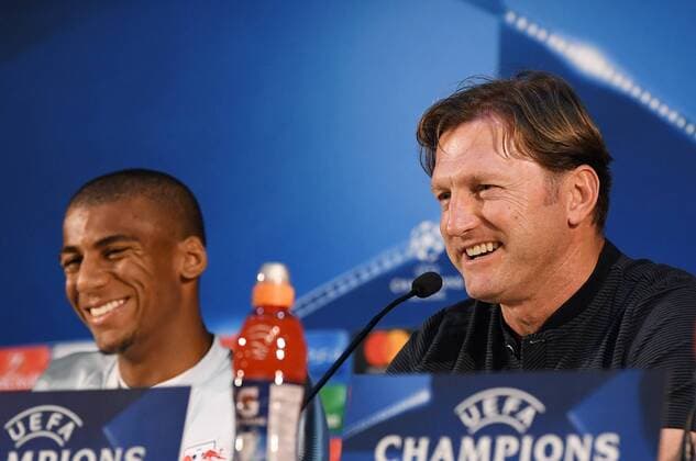 FUSSBALL CHAMPIONS LEAGUE SAISON 2017 2018 GRUPPENPHASE FC Porto - RB Leipzig 31.10.2017 Pressekonferenz RB Leipzig: Trainer Ralph Hasenhuettl (re) und Bernardo Fernandes da Silva Junior (li) Porto