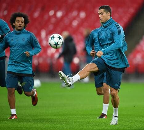 Real Madrid Training Cristiano Ronaldo during the Real Madrid training session at Wembley Stadium, London Content Not Available For UK Newspapers Copyright: xSimonxDaelx FIL-10885-0008