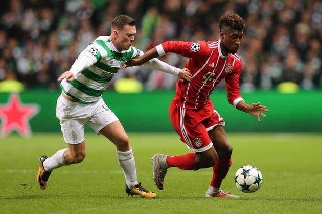 l-r: im Zweikampf, Aktion, mit Callum McGregor 42 (Celtic Glasgow) und Kingsley Coman 29 (FC Bayern Muenchen), Celtic Glasgow vs. FC Bayern Muenchen, Fussball, Vorrunde, Champions League, 31.10.2017 Glasgow Glasgow Schottland